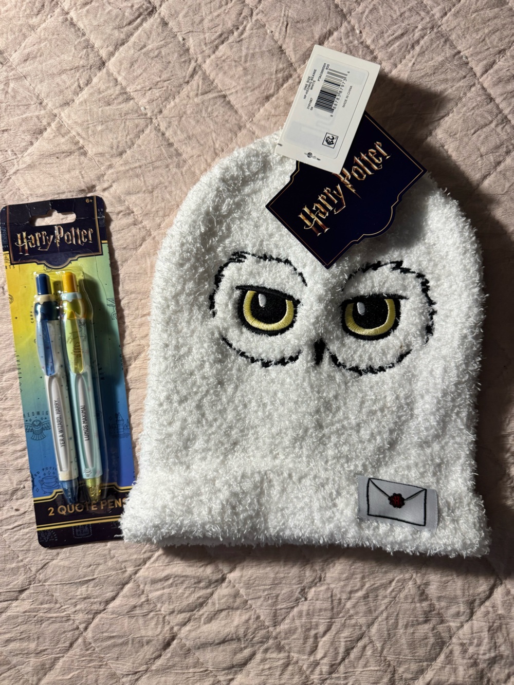 Warner Bros. Harry Potter Hedwig Fuzzy White Owl Beanie/Pen set